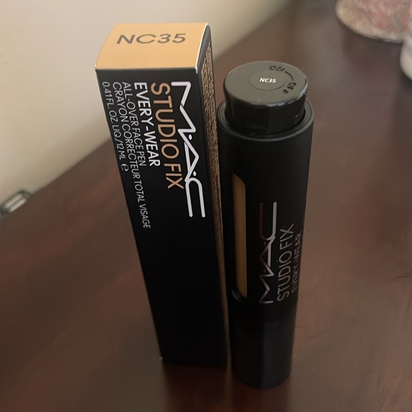 Studio Fix All- Over Pen - Picture 2 of 2